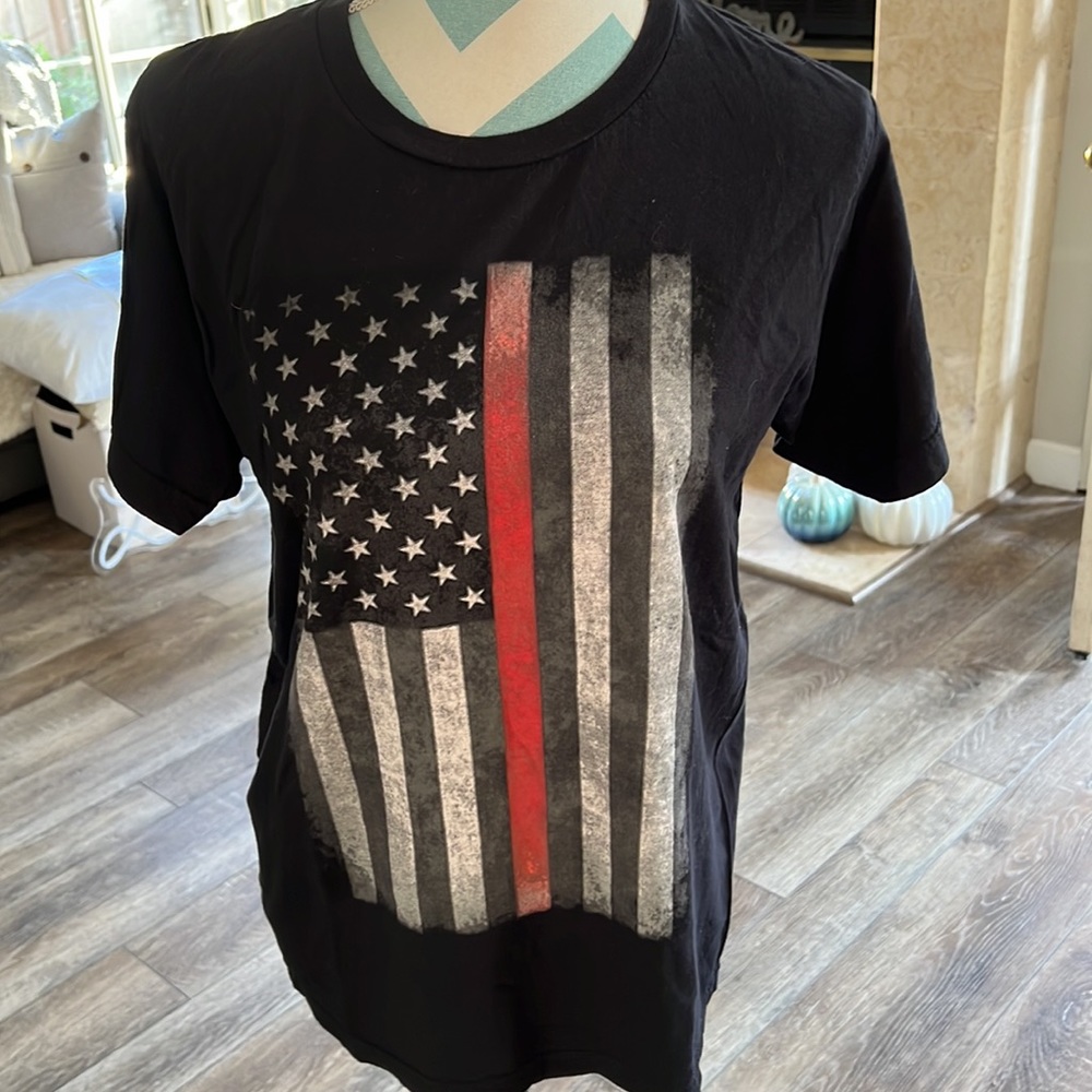 ❤️Brothers & Arms American Flag Print T-shirt - Size M